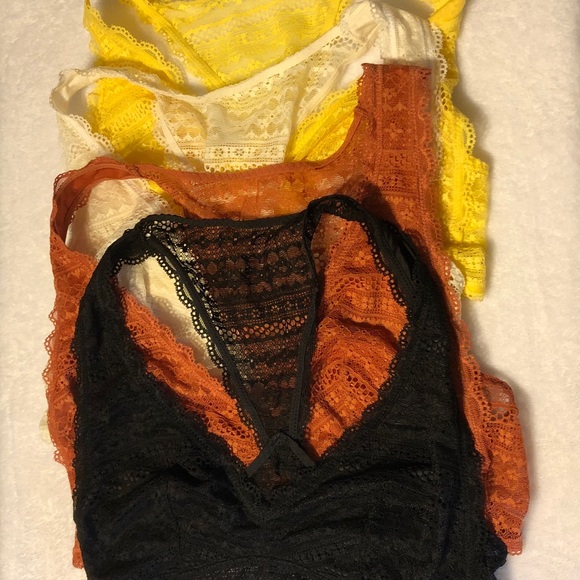 Victoria’s Secret NWT Racer Back Lace Bralette - Picture 6 of 7